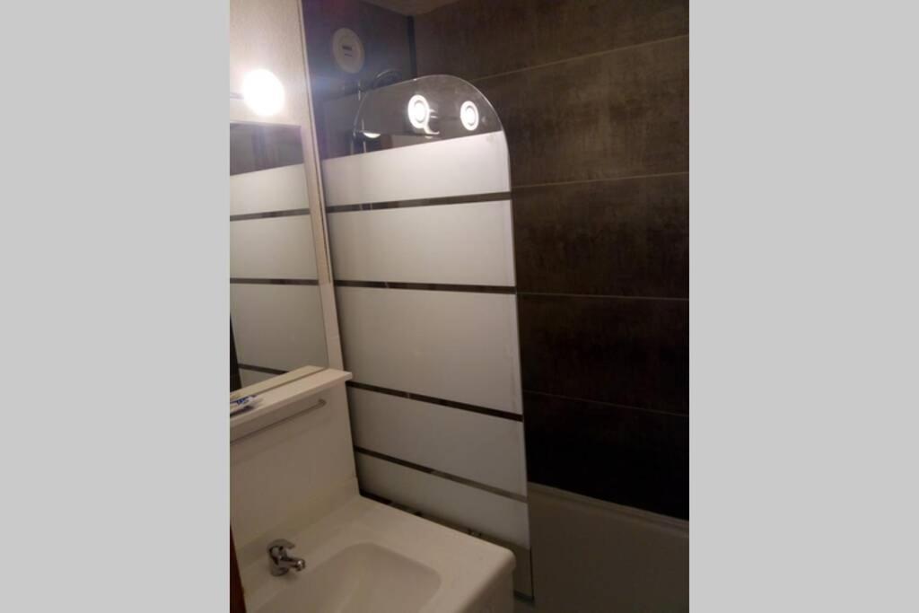 Au Pied des Pistes B31, Chaleureux studio 4 pers, vue sur la vallée imprenable avec WIFI, DRAPS NON COMPRIS Saint-Jean-dʼAulps Extérieur photo